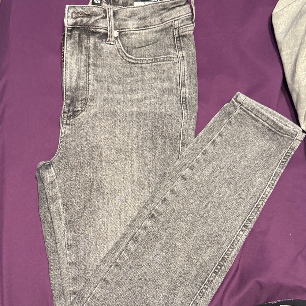 Judy Blue Women's Light Gray Skinny Jeans
